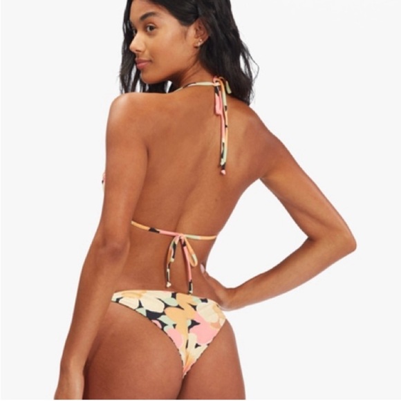 BILLABONG PRETTY DAZE REVERSIBLE
Side tie bikini bottoms NWOT - Picture 3 of 4